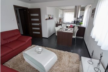 Vasaras māja Valča 8